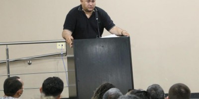 Imagem em Audiência comissão educação profuncionário.