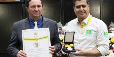Imagem em Sessão solene saúde e titulo cidadão MT