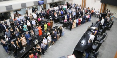 Imagem em Sessão solene saúde e titulo cidadão MT