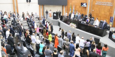 Imagem em Sessão solene saúde e titulo cidadão MT