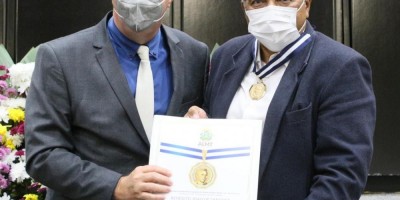 Imagem em Sessão solene saúde e titulo cidadão MT