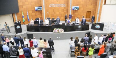 Imagem em Sessão solene saúde e titulo cidadão MT