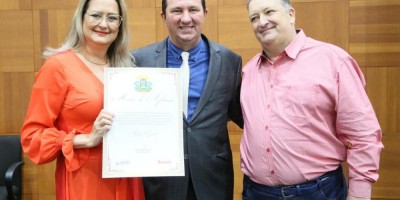 Imagem em Sessão solene saúde e titulo cidadão MT