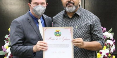 Imagem em Sessão solene saúde e titulo cidadão MT