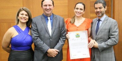 Imagem em Sessão solene saúde e titulo cidadão MT