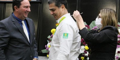 Imagem em Sessão solene saúde e titulo cidadão MT