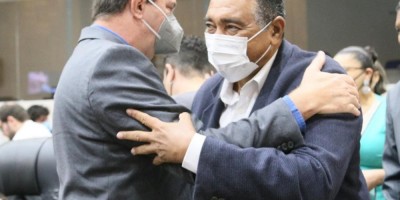 Imagem em Sessão solene saúde e titulo cidadão MT