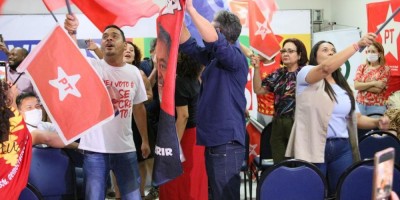 Imagem em Convenções Federação (PT, PV, e PCdoB) e Progressistas.