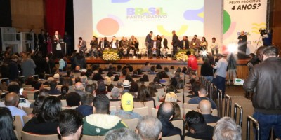 Imagem em Plenária de Lançamento do PPA