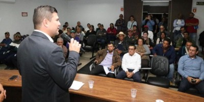 Imagem em Reunião com Agricultores e Agricultoras de Campo Verde.