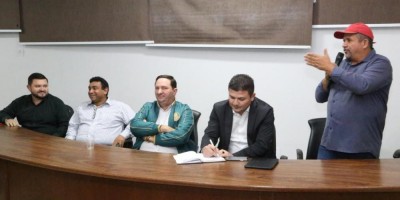 Imagem em Reunião com Agricultores e Agricultoras de Campo Verde.