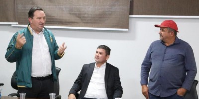 Imagem em Reunião com Agricultores e Agricultoras de Campo Verde.