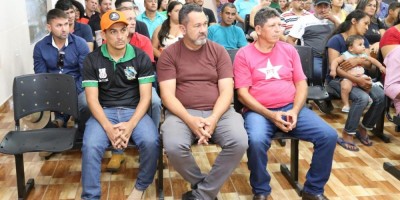 Imagem em Reunião na Câmara Municipal de Tabaporã.