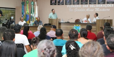 Imagem em Reunião na Câmara Municipal de Tabaporã.