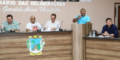 Imagem em Reunião na Câmara Municipal de Tabaporã.