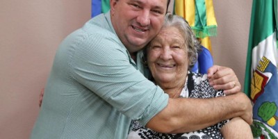 Imagem em Reunião na Câmara Municipal de Tabaporã.