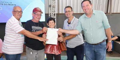 Imagem em Entrega de Títulos Rurais em Novo Horizonte do Norte.