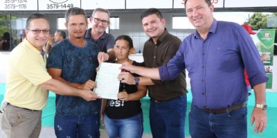 Imagem em Entrega de Títulos Rurais em Nova Ubiratã (Cedro Rosa).