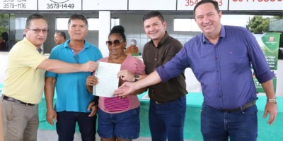Imagem em Entrega de Títulos Rurais em Nova Ubiratã (Cedro Rosa).