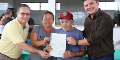 Imagem em Entrega de Títulos Rurais em Nova Ubiratã (Cedro Rosa).