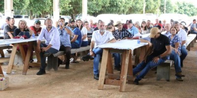 Imagem em Entrega de Títulos Rurais em Nova Ubiratã (Cedro Rosa).