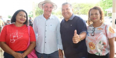 Imagem em Entrega de Títulos Rurais em Nova Ubiratã (Cedro Rosa).