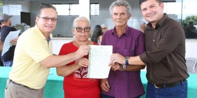 Imagem em Entrega de Títulos Rurais em Nova Ubiratã (Cedro Rosa).