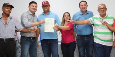 Imagem em Entrega de Títulos Rurais em São José do Rio Claro.