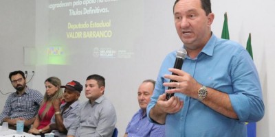 Imagem em Entrega de Títulos Rurais em São José do Rio Claro.