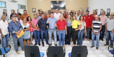 Imagem em Reunião na Câmara Municipal de Nova Brasilândia.