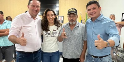 Imagem em Reunião na Câmara Municipal de Nova Brasilândia.