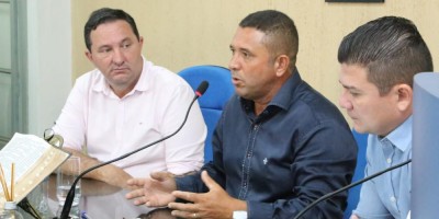 Imagem em Reunião na Câmara Municipal de Nova Brasilândia.