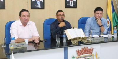 Imagem em Reunião na Câmara Municipal de Nova Brasilândia.