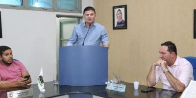 Imagem em Reunião na Câmara Municipal de Nova Brasilândia.