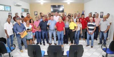 Imagem em Reunião na Câmara Municipal de Nova Brasilândia.