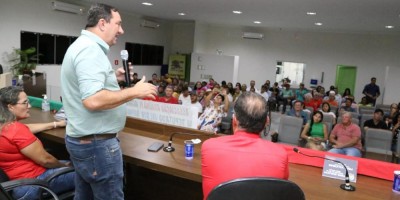 Imagem em Reunião na Câmara Municipal de Guarantã do Norte.