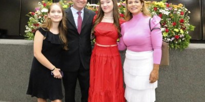 Imagem em Entrega de Títulos Cidadão Matogrossense.