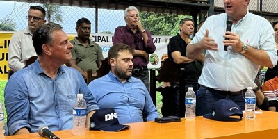 Imagem em Entrega de Títulos Rurais em Cáceres, Assentamento Sadia.