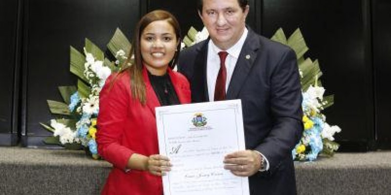 Barranco entrega títulos de cidadão mato-grossense