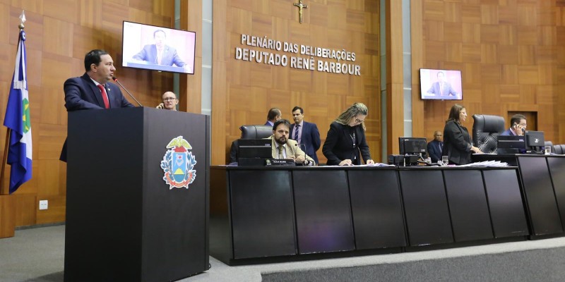 Barranco de Dr. João defendem deputada Rosa Neide 