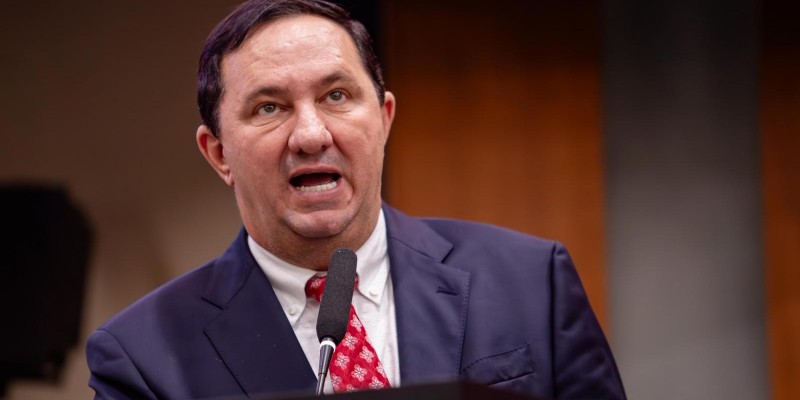 Deputado Barranco exige transparência e cobra documentos sobre militarização de escolas em Mato Grosso