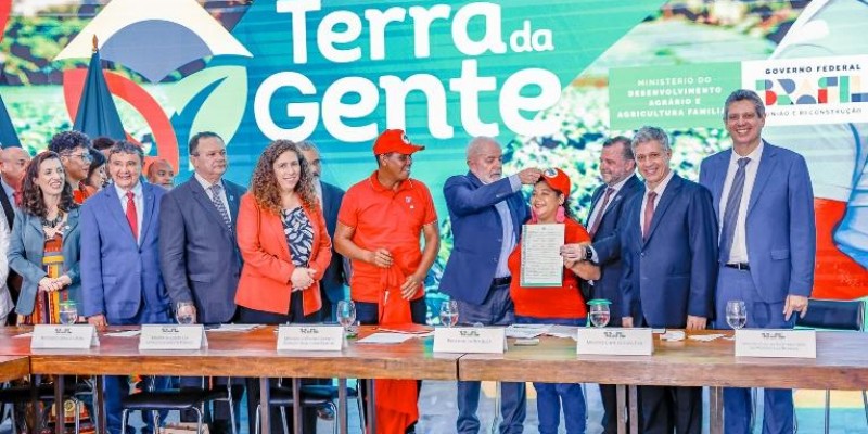 Presidente Lula lança programa Terra da Gente, para assentar 295 mil famílias até 2026