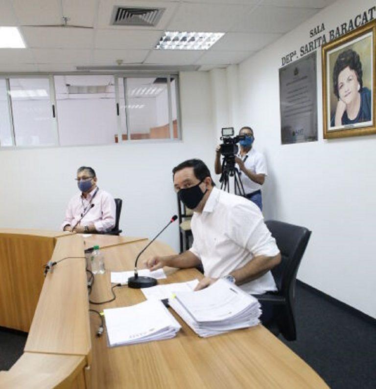 Barranco questiona governo por não pagar auxílio a professores interinos Barranco questiona governo por não pagar auxílio a professores interinos