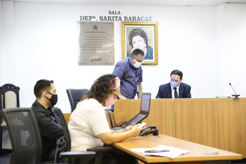 Comissão especial debate dificuldades enfrentadas em aulas remotas Comissão especial debate dificuldades enfrentadas em aulas remotas