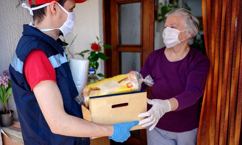 Barranco cria lei que garante prioridade na entrega de produtos para idosos 