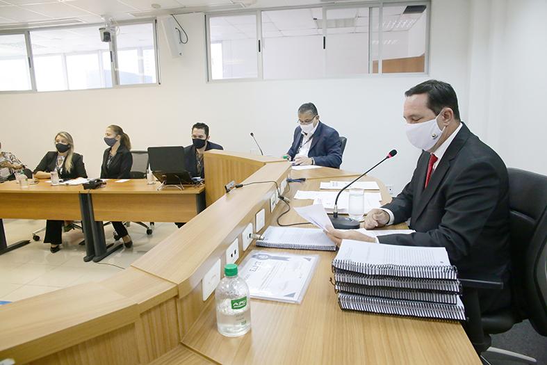 Comissão conclui relatório sobre volta às aulas em Mato Grosso Comissão conclui relatório sobre volta às aulas em Mato Grosso