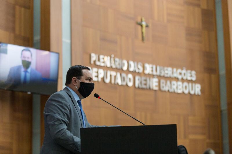 Deputado cobra da SESP conclusão de inquérito sobre a morte de Sírio Barnabé
