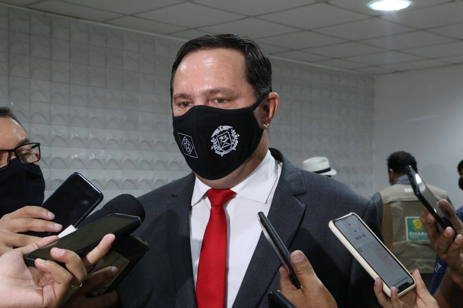 Barranco diz que AL não pode ficar ‘de cócoras’ diante do Executivo e critica assistência social Barranco diz que AL não pode ficar ‘de cócoras’ diante do Executivo e critica assistência social