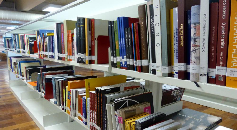 Projetos de deputado estimulam a leitura e reforçam importância de Biblioteca ampla