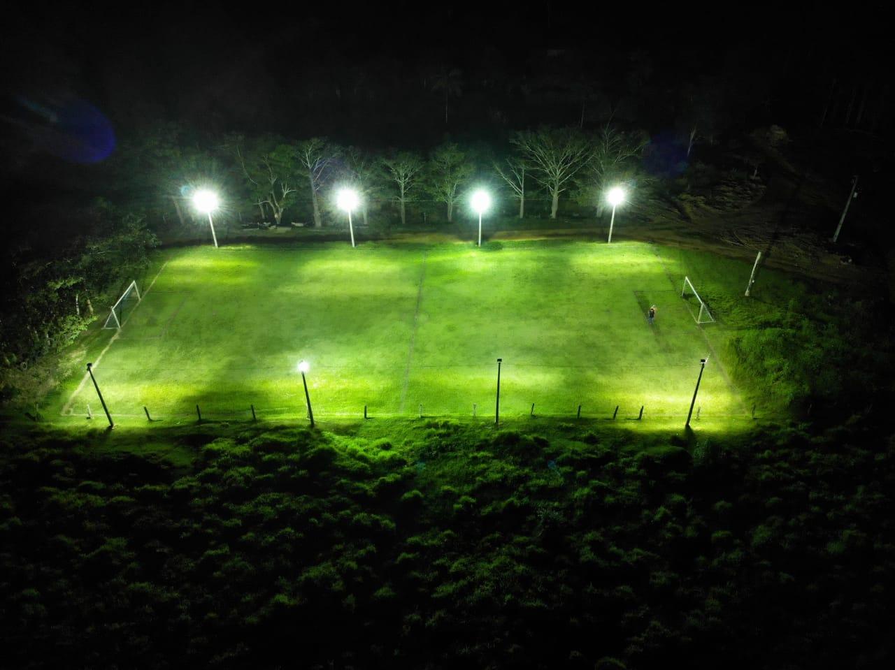 Emenda destinada pelo deputado Barranco ilumina campo de futebol da comunidade Linha G8, de Colniza - MT